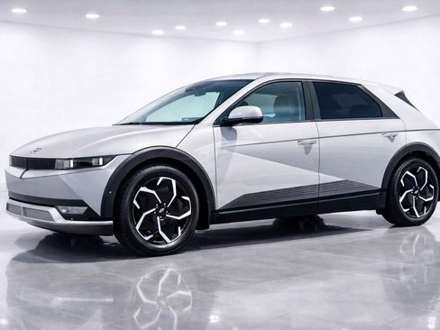 Used 2024 Hyundai Ioniq 5 SEL image 3