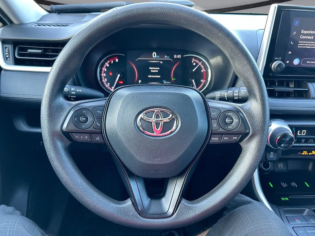 Used 2024 Toyota RAV4 XLE FWD image 15