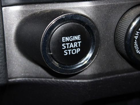 Used 2022 Toyota Tacoma TRD Off-Road w/ Technology Package image 28