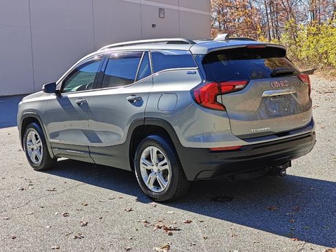 Used 2018 GMC Terrain SLE w/ Driver Convenience Package image 5