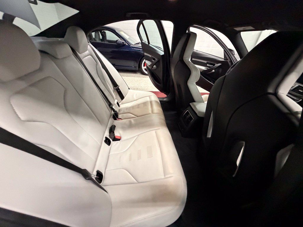 Used 2018 BMW M3 RWD image 27