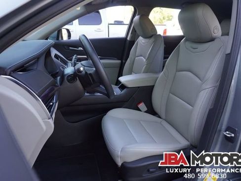 Used 2023 Cadillac XT4 Luxury FWD image 6
