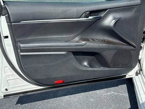 Used 2023 Toyota Camry SE FWD image 17