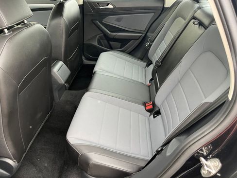 Used 2025 Volkswagen Jetta SE image 22