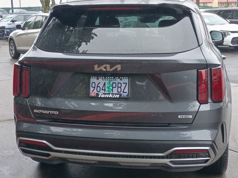 Used 2023 Kia Sorento SX Prestige image 5