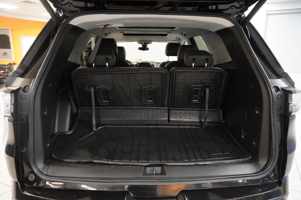 Used 2021 Chevrolet Traverse Premier w/ Redline Edition AWD/4WD image 26
