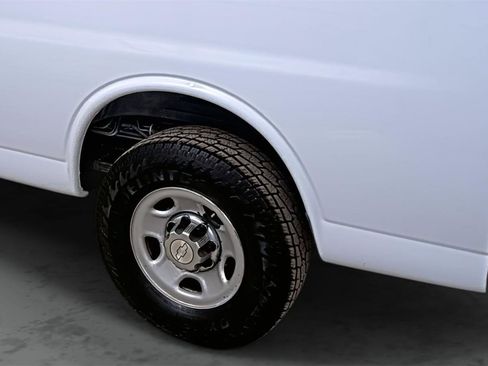 Used 2011 Chevrolet Express 3500 LT w/ LT Preferred Equipment Group image 9