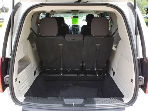 Used 2018 Dodge Grand Caravan SE w/ UConnect Hands-Free Group FWD image 5