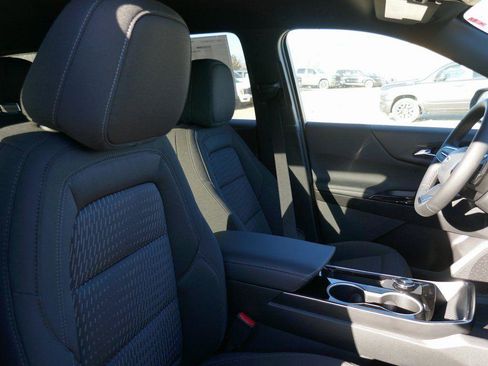 New 2026 Chevrolet Equinox LT w/ Midnight Edition FWD image 9