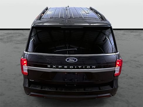 Used 2024 Ford Expedition XLT AWD/4WD image 3