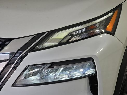 Used 2021 Nissan Rogue SV FWD image 28