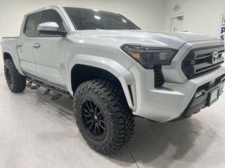 Used 2025 Toyota Tacoma SR5 AWD/4WD video 2