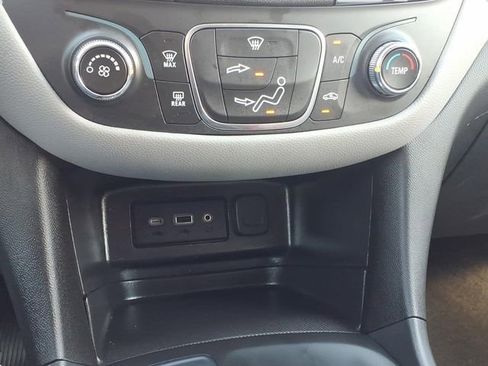 Used 2024 Chevrolet Equinox LS w/ LS Convenience Package image 14