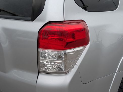 Used 2013 Toyota 4Runner SR5 w/ Convenience Pkg AWD/4WD image 11