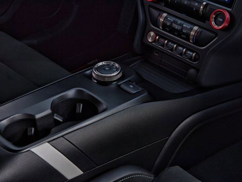 Used 2022 Ford Mustang Shelby GT500 w/ Carbon Fiber Track Pack image 31