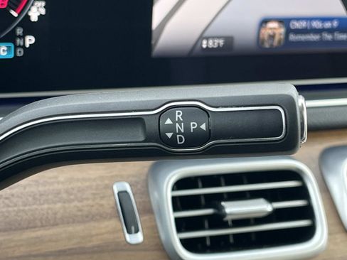 Used 2025 Mercedes-Benz GLE 350 4MATIC image 34