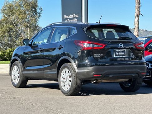 Used 2020 Nissan Rogue Sport SV image 5