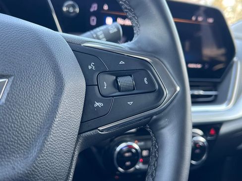 Used 2025 Chevrolet Trax LT w/ LT Convenience Package image 18