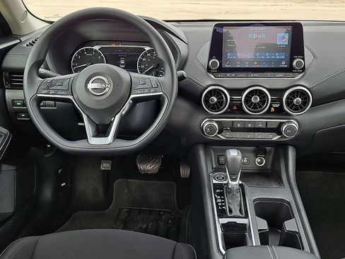 Used 2025 Nissan Sentra SV image 17