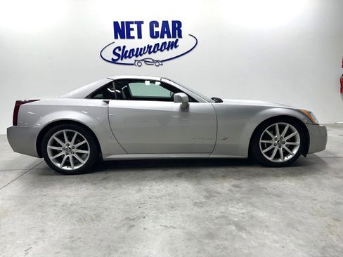 Used 2006 Cadillac XLR V image 4
