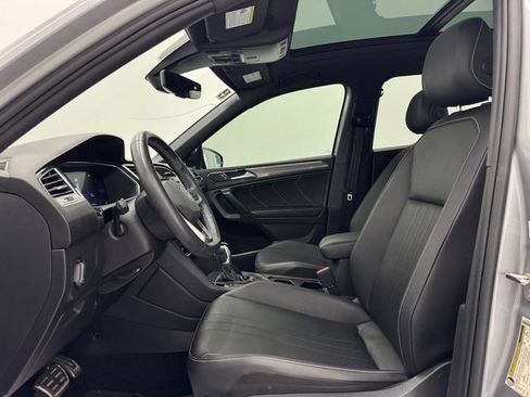 Used 2023 Volkswagen Tiguan SE R-Line FWD image 19