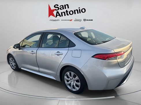 Used 2022 Toyota Corolla LE FWD image 12
