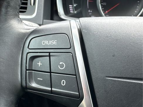 Used 2018 Volvo S60 T5 Inscription image 34