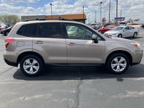 Used 2015 Subaru Forester 2.5i Premium w/ All-Weather Package AWD/4WD image 2