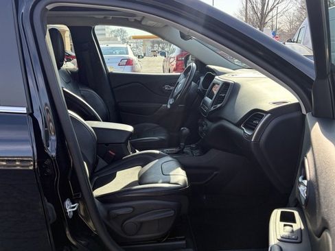 Used 2021 Jeep Cherokee Latitude Plus w/ Sun & Sound Group image 29