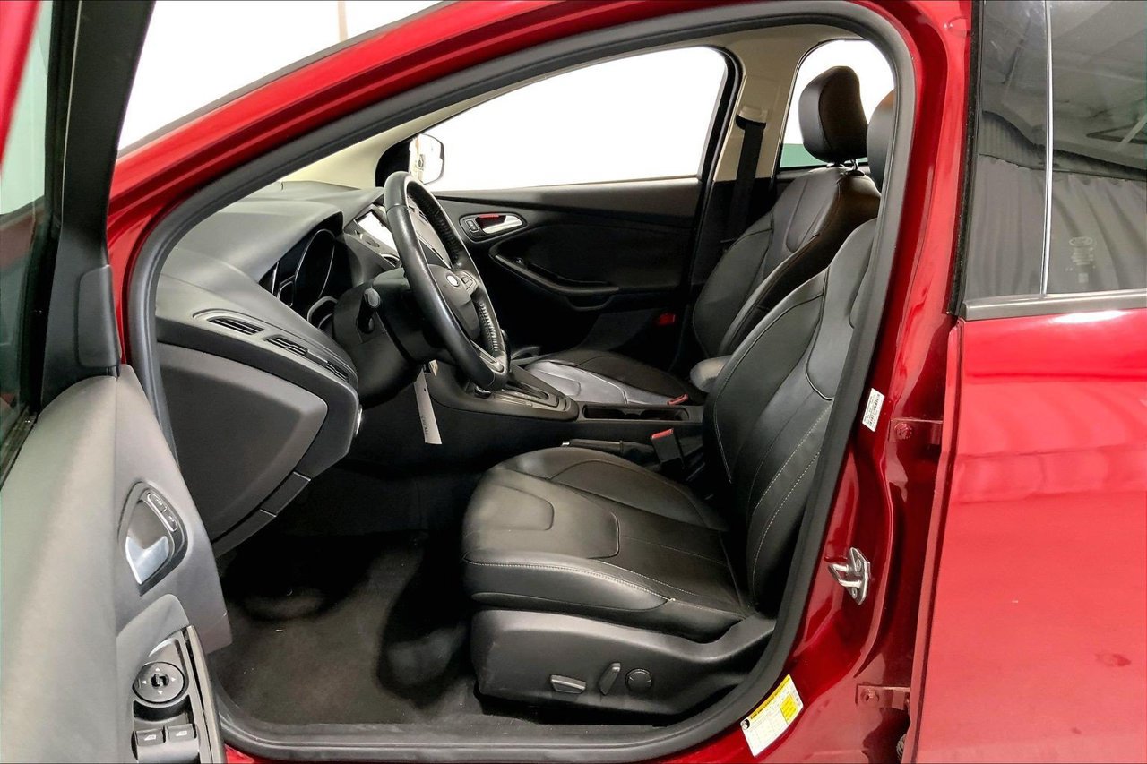 Used 2015 Ford Focus SE w/ Equipment Group 201A FWD image 15