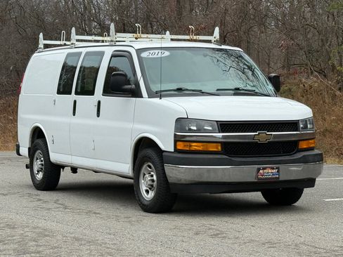 Used 2019 Chevrolet Express 2500 w/ Driver Convenience Package image 5