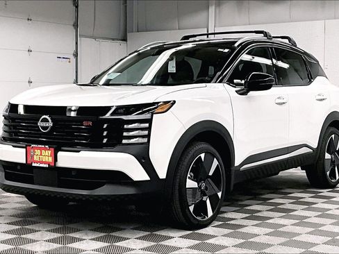 New 2026 Nissan Kicks SR w/ SR Premium Package AWD/4WD image 3