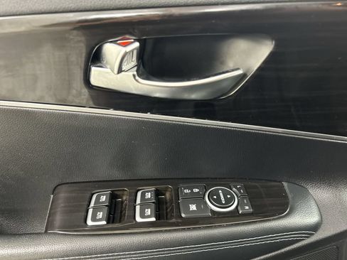 Used 2019 Kia Sorento AWD image 11