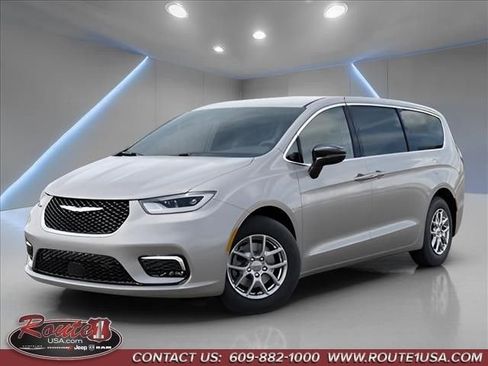 New 2026 Chrysler Pacifica Select image 1