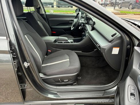 Used 2025 Hyundai Sonata SEL FWD image 31