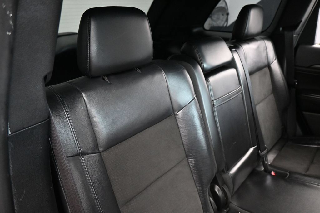 Used 2018 Jeep Grand Cherokee Altitude RWD image 36