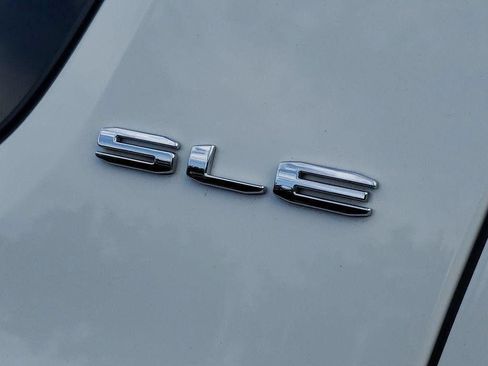 Used 2020 GMC Acadia SLE w/ Driver Convenience Package FWD image 37