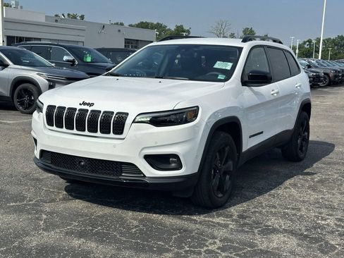 Used 2023 Jeep Cherokee Altitude Lux AWD/4WD image 7