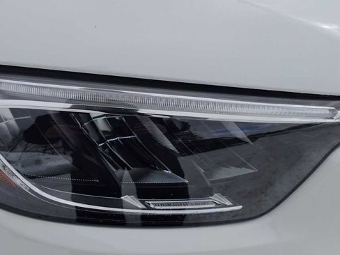 Used 2026 Mercedes-Benz GLC 300 4MATIC image 12