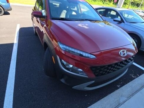 Used 2022 Hyundai Kona SEL AWD/4WD image 2
