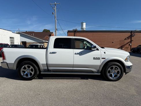 Used 2015 RAM 1500 Laramie w/ Convenience Group AWD/4WD image 4