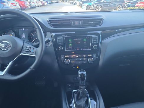 Used 2022 Nissan Rogue Sport SL w/ Premium Package image 23