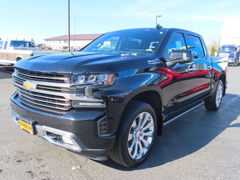 Used 2020 Chevrolet Silverado 1500 High Country w/ Technology Package image 3