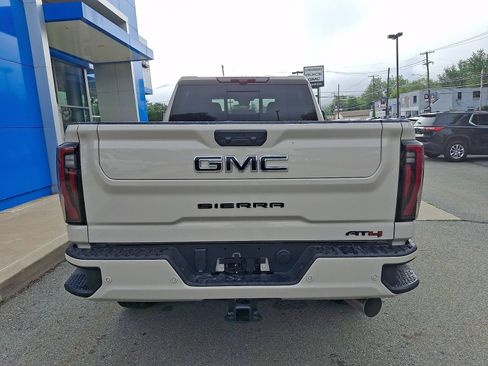 New 2026 GMC Sierra 2500 AT4 w/ AT4 Premium Plus Package AWD/4WD image 5