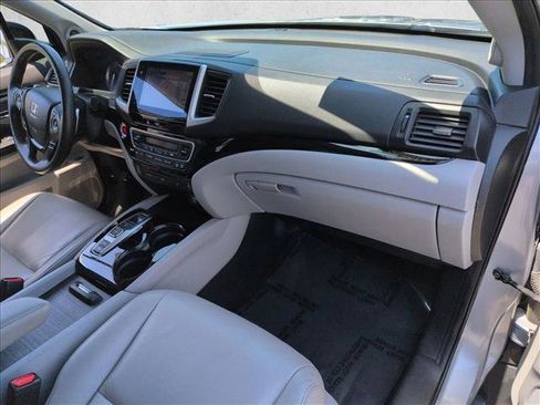 Used 2016 Honda Pilot Touring image 24