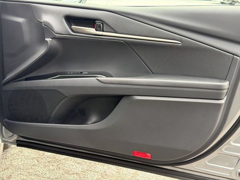 New 2026 Toyota Camry Hybrid FWD image 13