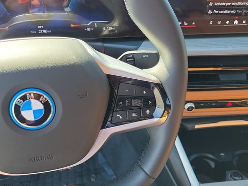 Used 2025 BMW i4 eDrive40 w/ Parking Assistance Package RWD image 26