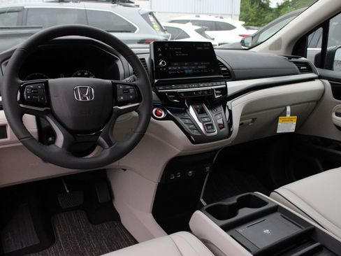 New 2026 Honda Odyssey Touring image 28