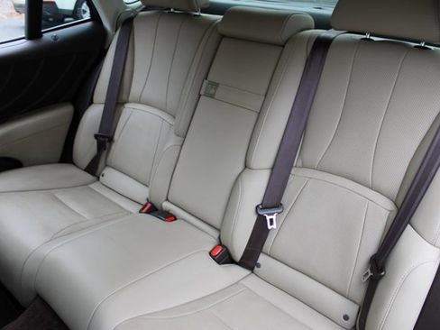 Used 2018 Lexus LS 500 w/ Accessory Package (Z1) image 11