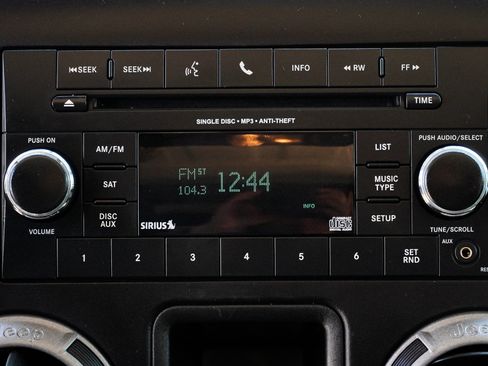 Used 2017 Jeep Wrangler Unlimited Sport w/ Max Tow Package AWD/4WD image 32